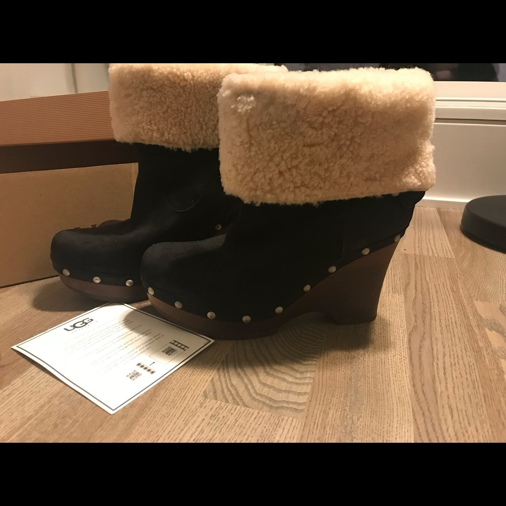 UGG Wedge black suede leather Boots